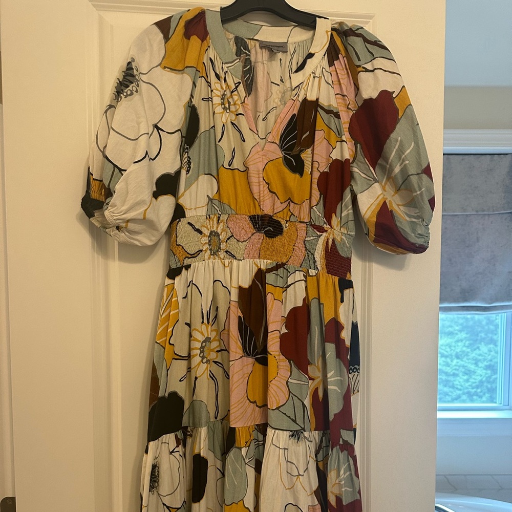 Floral Puff-Sleeve Tiered Midi Dress in Multi - Picture 4 of 4